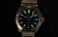 百年灵表带太松应该咋处理